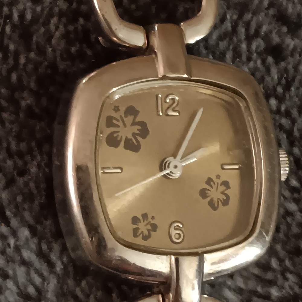 Vintage flower watch